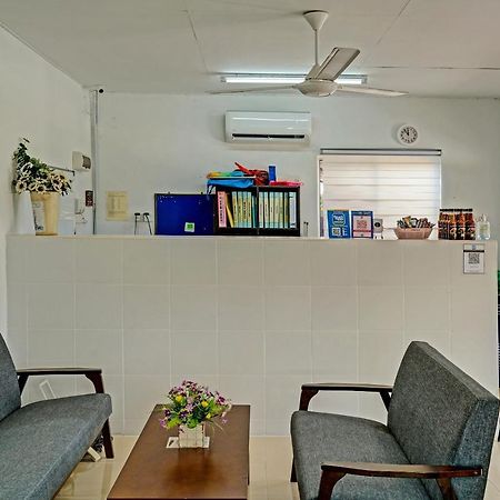 Capital O 90423 Teratai Chalet Hotel Kampong Raja Luaran gambar