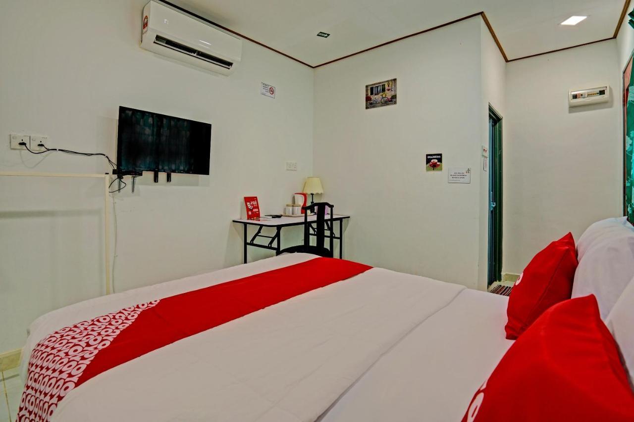 Capital O 90423 Teratai Chalet Hotel Kampong Raja Luaran gambar