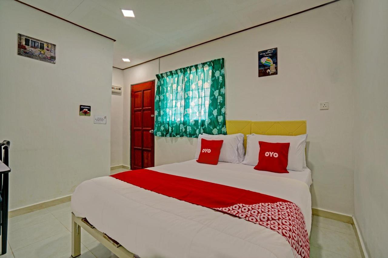 Capital O 90423 Teratai Chalet Hotel Kampong Raja Luaran gambar