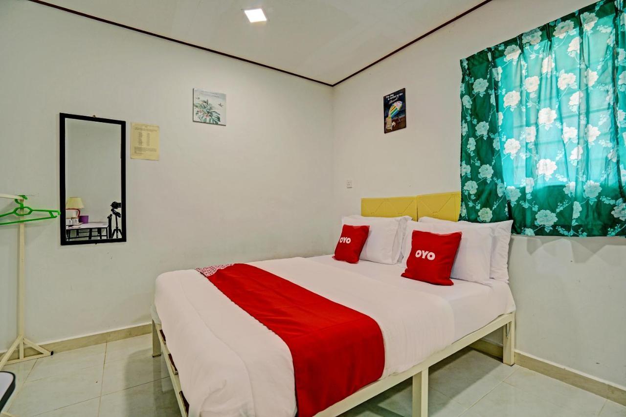 Capital O 90423 Teratai Chalet Hotel Kampong Raja Luaran gambar