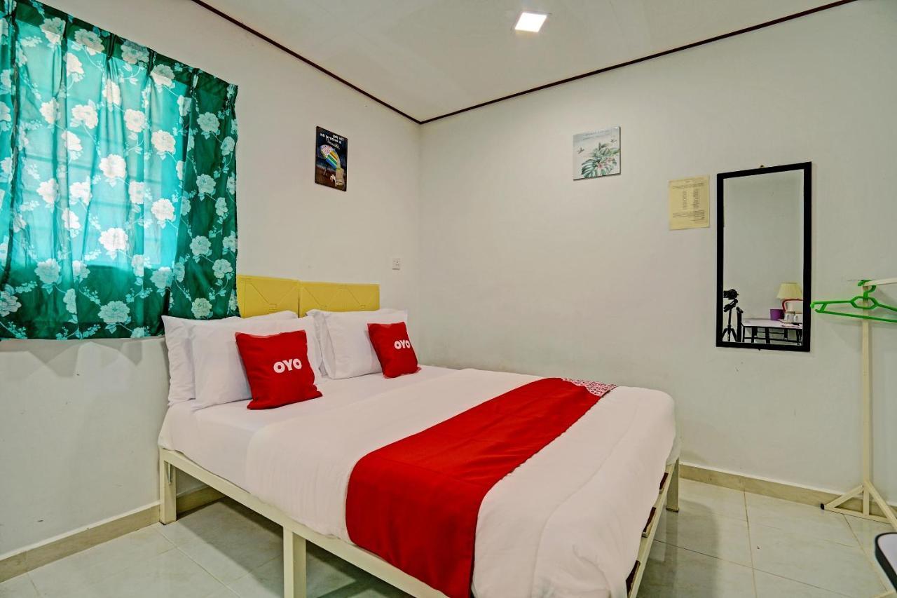 Capital O 90423 Teratai Chalet Hotel Kampong Raja Luaran gambar
